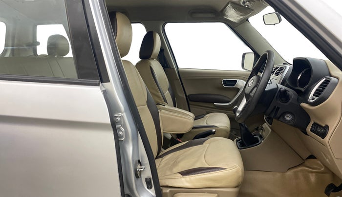 2017 Mahindra TUV300 T8, Diesel, Manual, 70,081 km, Right Side Front Door Cabin