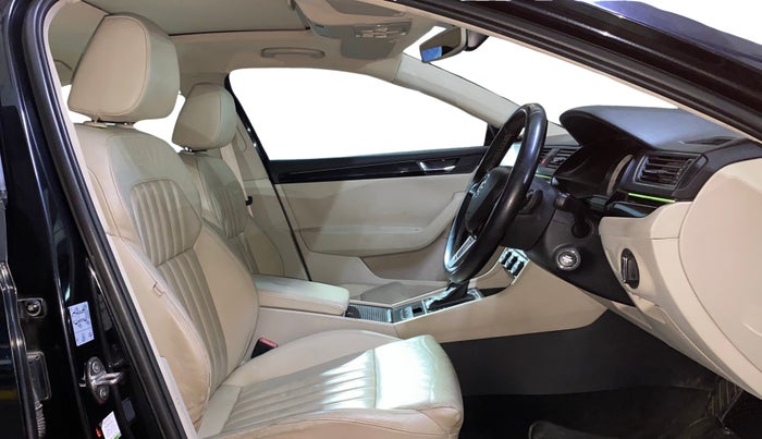 2016 Skoda Superb L&K 1.8 TSI AT, Petrol, Automatic, 28,278 km, Right Side Front Door Cabin