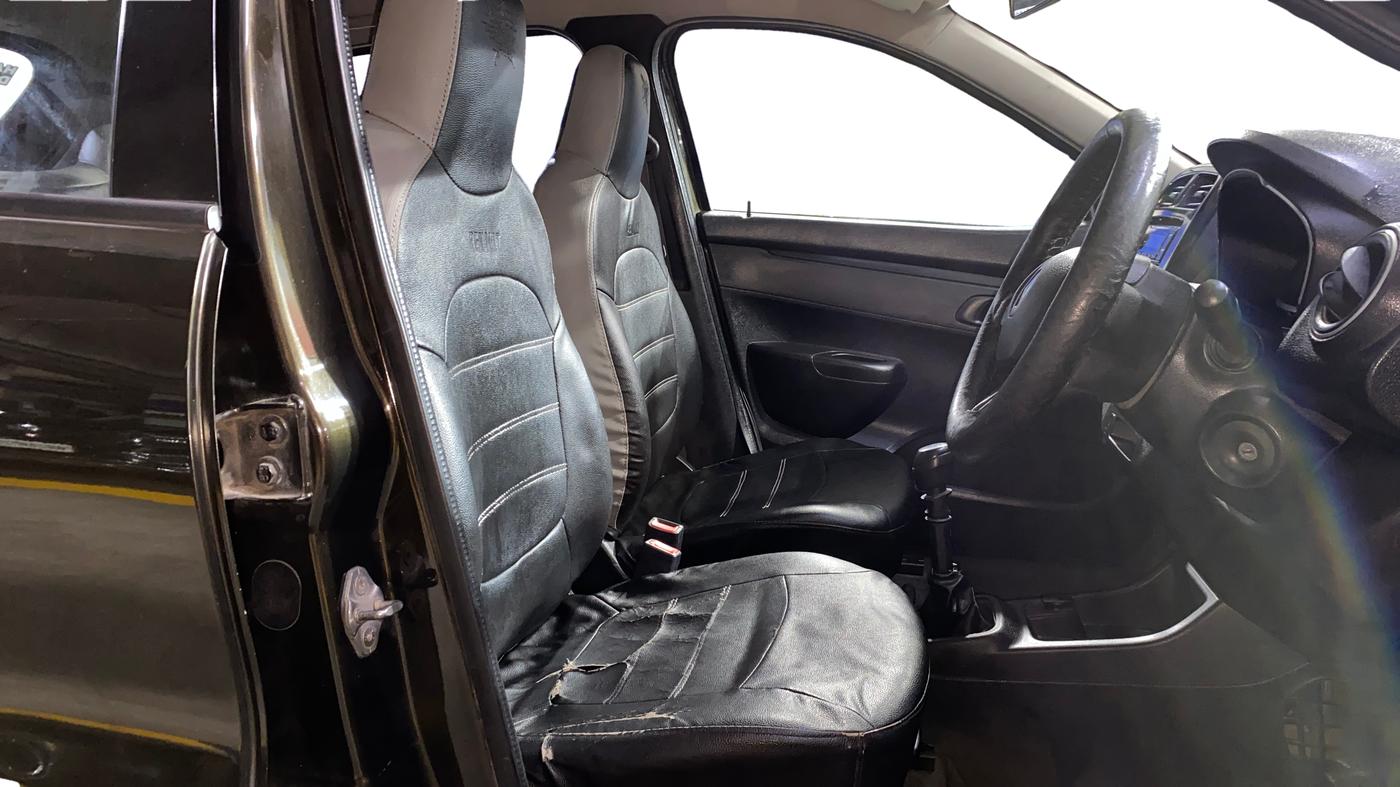 2018 Renault Kwid RXL, Petrol, Manual, 64,220 km, Right Side Front Door Cabin