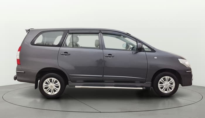 2015 Toyota Innova 2.5 GX 7 STR, Diesel, Manual, 93,285 km, Right Side View