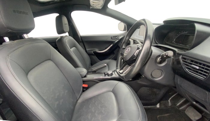 2022 Tata NEXON XZA PLUS (O) PETROL DARK EDITION, Petrol, Automatic, 42,221 km, Right Side Front Door Cabin