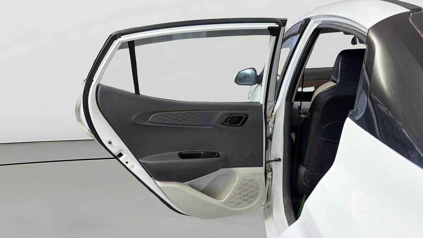 2020 Hyundai AURA S 1.2 CNG, CNG, Manual, 66,943 km, LHS Rear Door