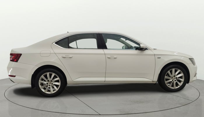 2016 Skoda Superb L&K 1.8 TSI AT, Petrol, Automatic, 44,516 km, Right Side View