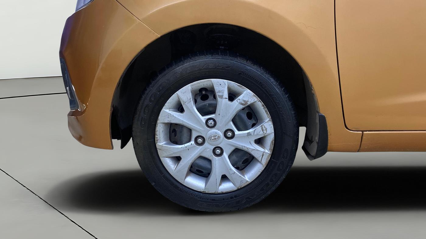 2013 Hyundai i10 MAGNA 1.2, CNG, Manual, 34,730 km, Left Front Wheel