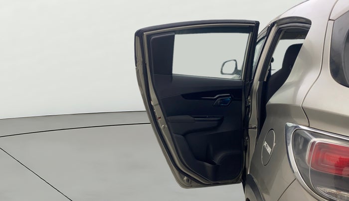 2018 Mahindra KUV 100 NXT K8 P 6 STR, Petrol, Manual, 16,675 km, LHS Rear Door