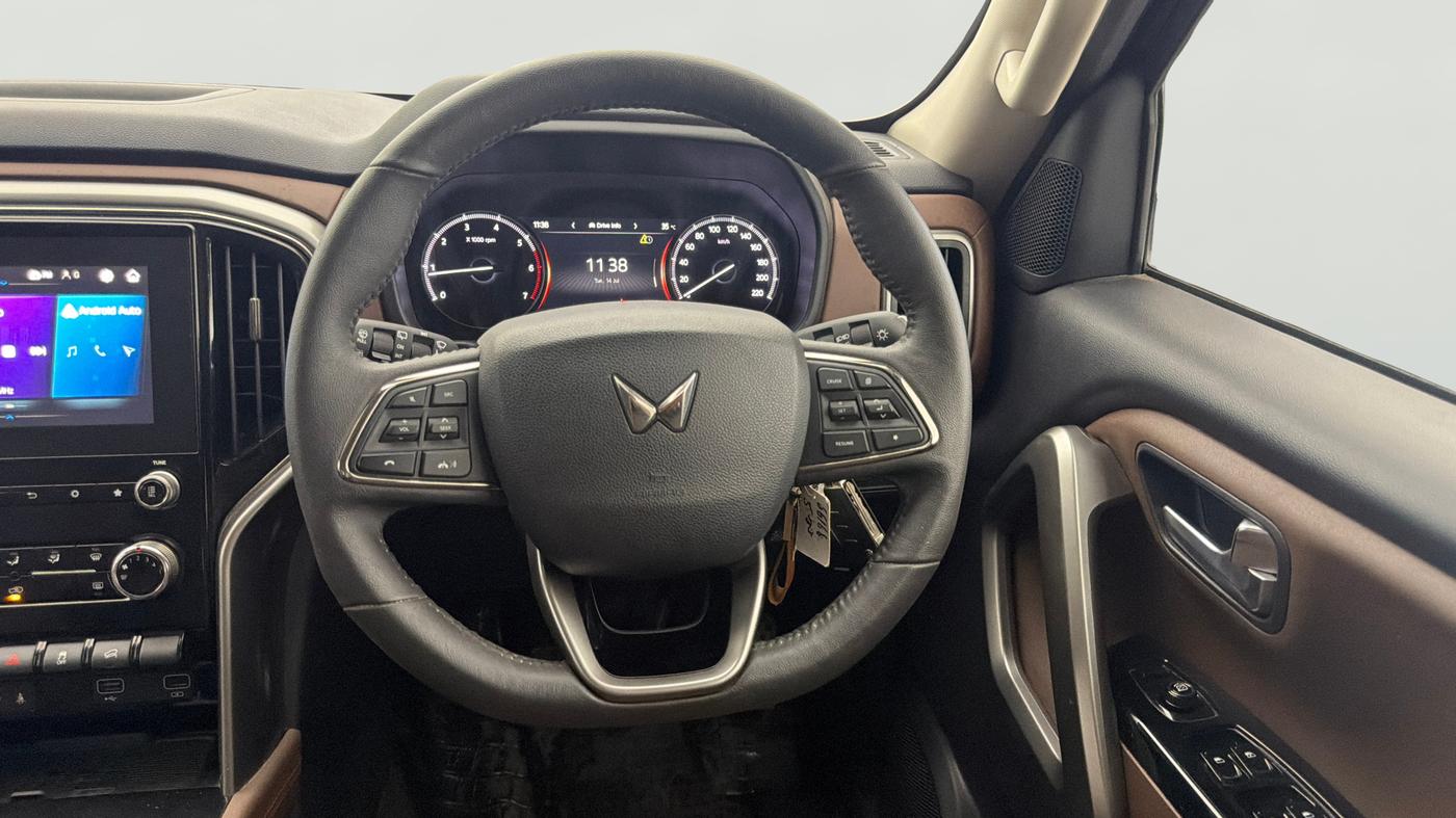 2025 Mahindra SCORPIO-N Z8 Select Petrol MT, Petrol, Manual, 5,055 km, Steering Wheel Close Up