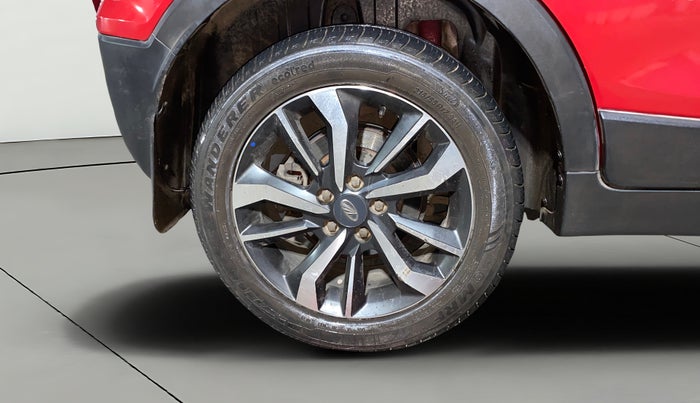 2021 Mahindra XUV300 W8 (O) 1.2 PETROL, Petrol, Manual, 39,740 km, Right Rear Wheel