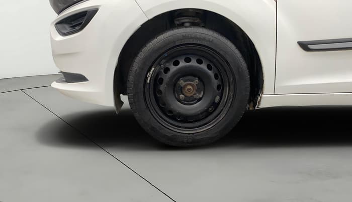 2020 Tata ALTROZ XE PETROL, Petrol, Manual, 55,548 km, Left Front Wheel