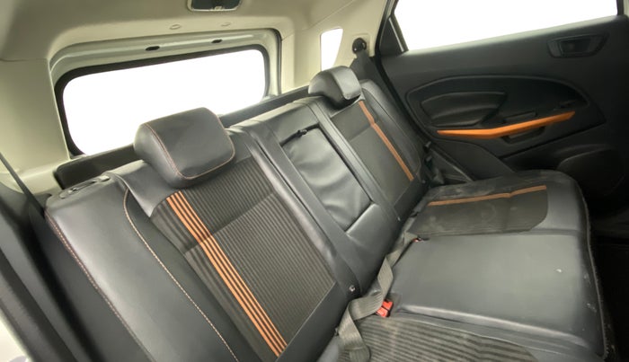 2018 Ford Ecosport TITANIUM 1.5L SPORTS(SUNROOF) DIESEL, Diesel, Manual, 70,330 km, Right Side Rear Door Cabin