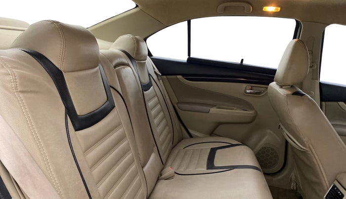 2015 Maruti Ciaz ZDI SHVS, Diesel, Manual, 97,981 km, Right Side Rear Door Cabin