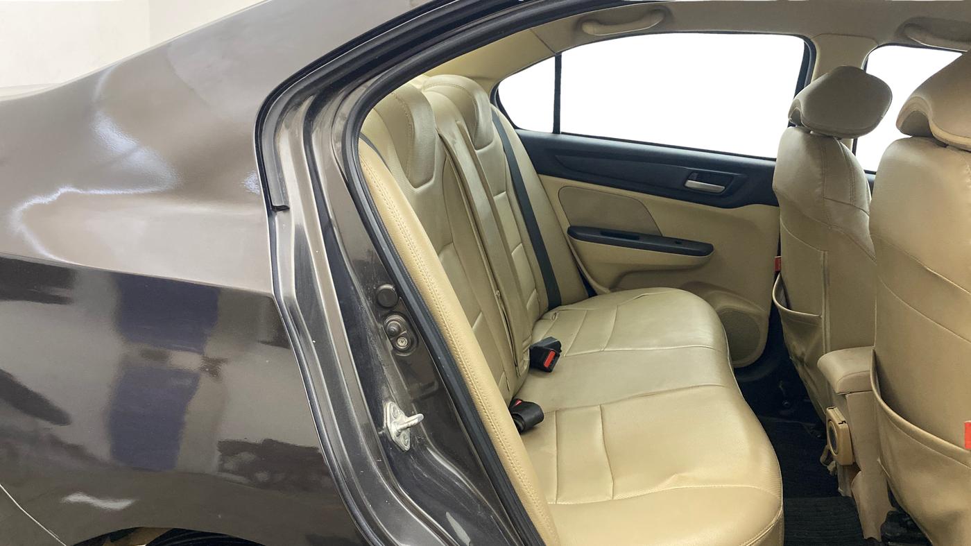 2019 Honda Amaze 1.5L I-DTEC VX CVT, Diesel, Automatic, 1,15,218 km, Right Side Rear Door Cabin