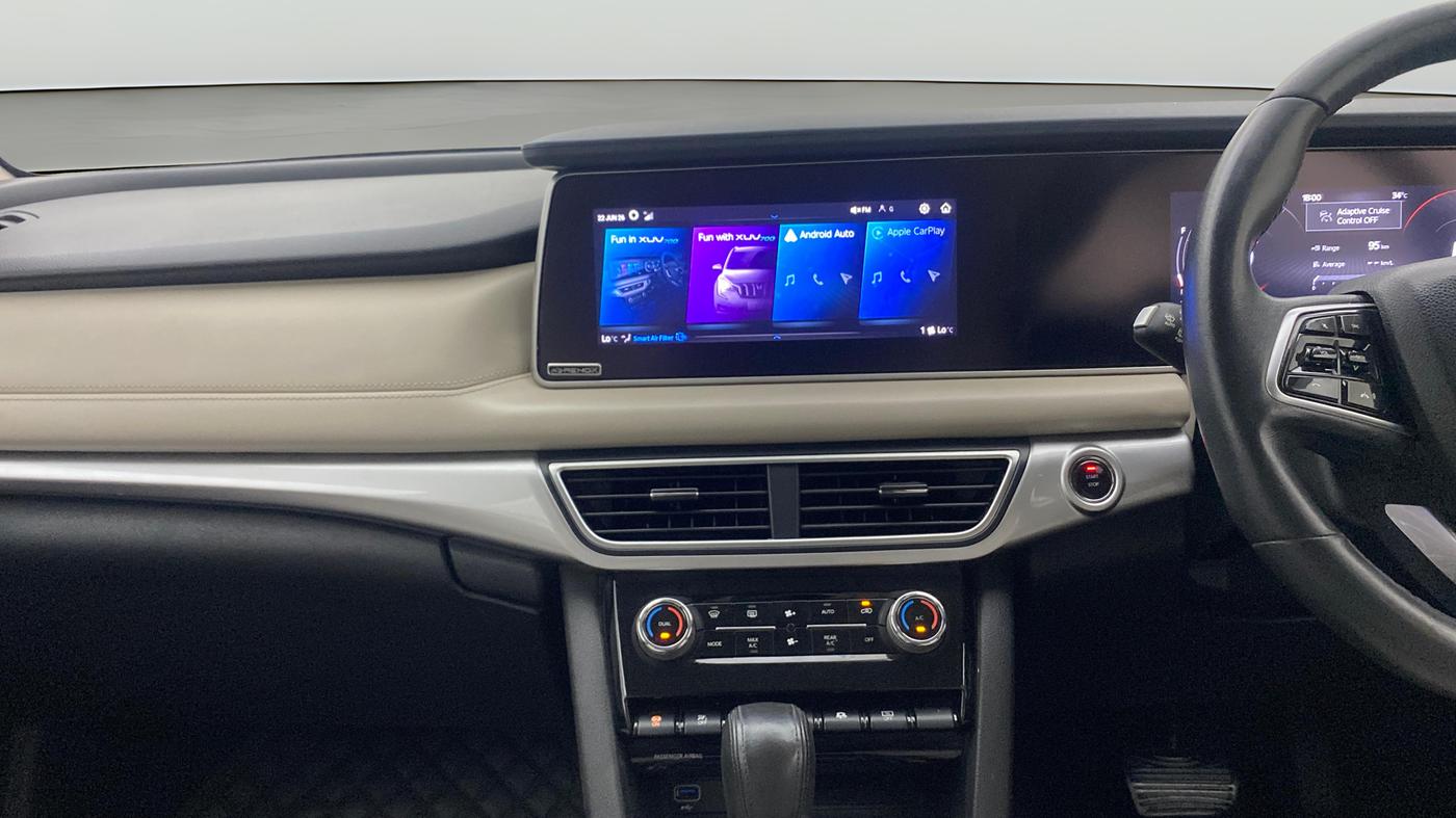 2022 Mahindra XUV700 AX 7 LUXURY P AT 7 STR, Petrol, Automatic, 1,43,645 km, Air Conditioner