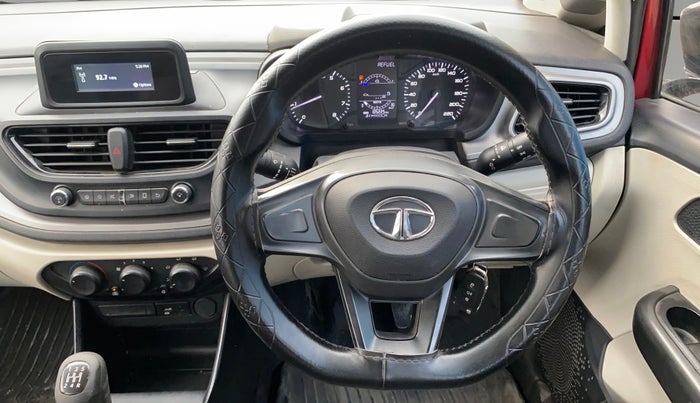 2021 Tata ALTROZ XE DIESEL, Diesel, Manual, 1,05,188 km, Steering Wheel Close Up