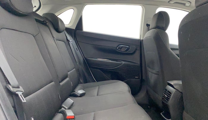 2022 Hyundai NEW I20 ASTA (O) 1.2 AT, Petrol, Automatic, 21,469 km, Right Side Rear Door Cabin