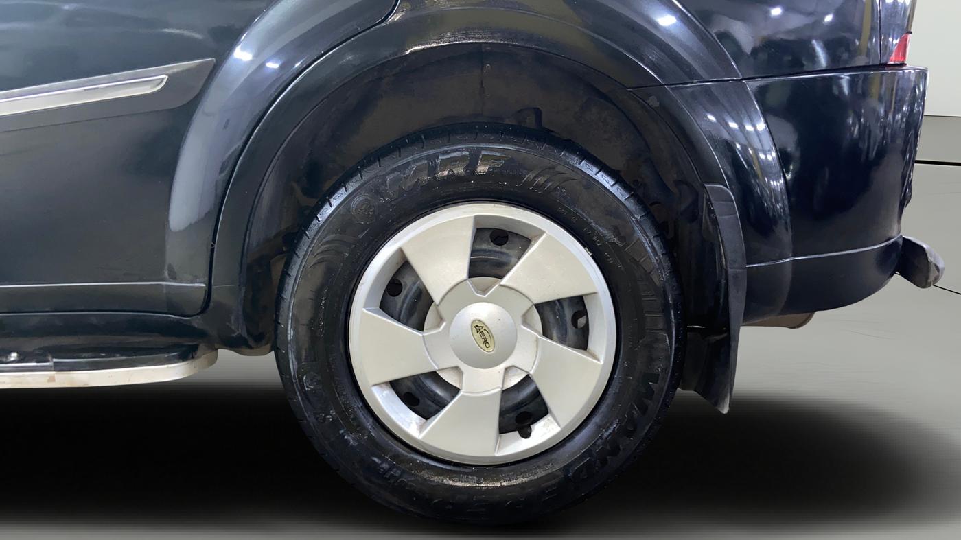 2019 Mahindra XUV500 W7, Diesel, Manual, 1,03,090 km, Left Rear Wheel