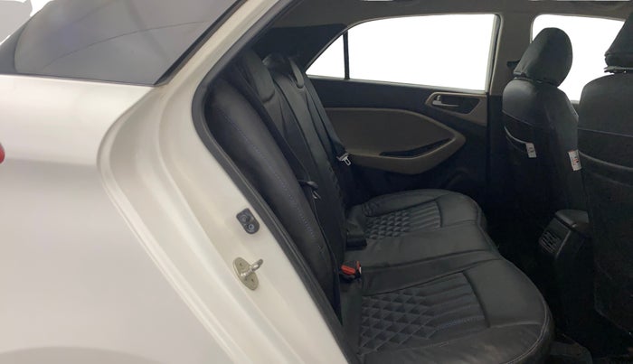 2017 Hyundai Elite i20 SPORTZ 1.2, Petrol, Manual, 76,921 km, Right Side Rear Door Cabin