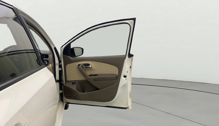 2014 Skoda Rapid ELEGANCE 1.6 MPI AT, CNG, Automatic, 43,105 km, RHS Front Door