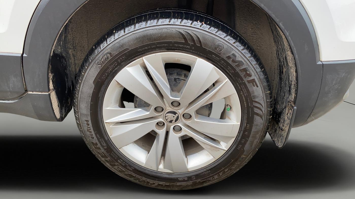2023 Skoda KUSHAQ AMBITION 1.0L TSI AT, Petrol, Automatic, 25,209 km, Left Rear Wheel