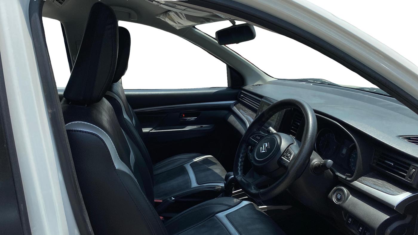 2022 Maruti XL6 ZETA AT, Petrol, Automatic, 29,013 km, Right Side Front Door Cabin