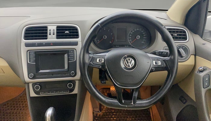 2017 Volkswagen Vento HIGHLINE PETROL AT, Petrol, Automatic, 76,300 km, Steering Wheel Close Up