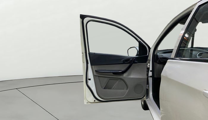 2017 Tata Tiago XT PETROL, Petrol, Manual, 45,432 km, LHS Front Door