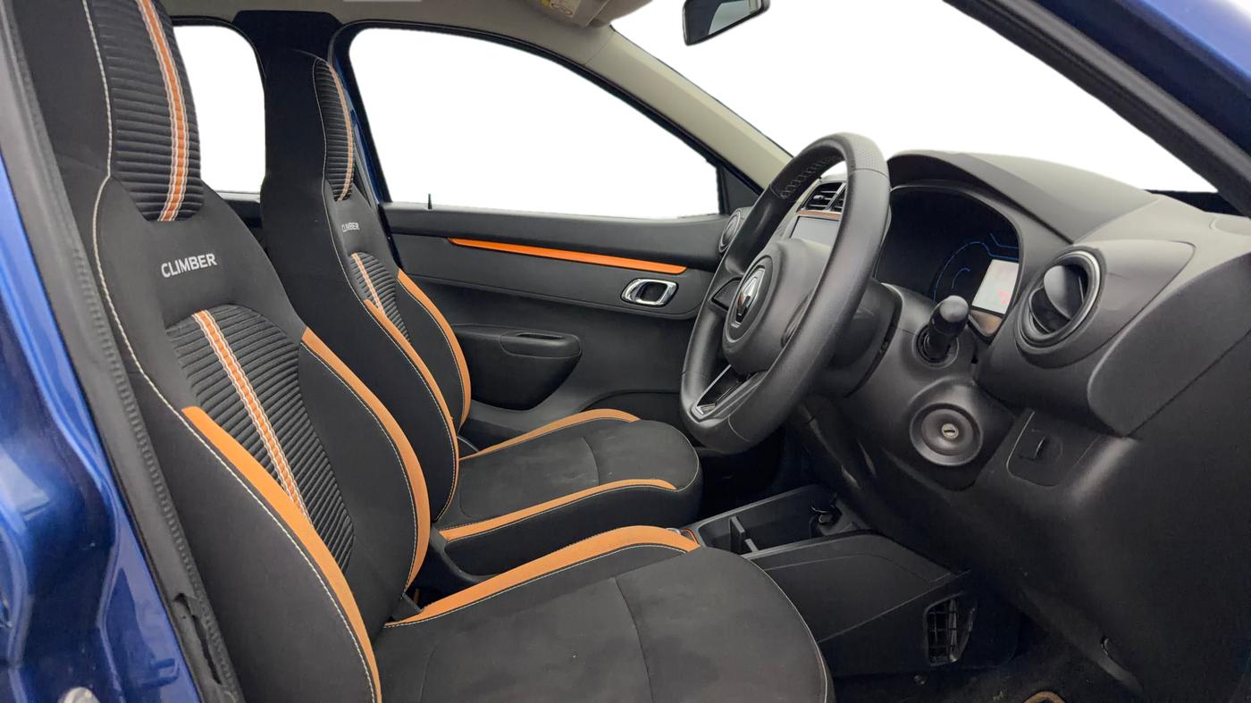 2019 Renault Kwid CLIMBER 1.0 AMT (O), Petrol, Automatic, 40,515 km, Right Side Front Door Cabin