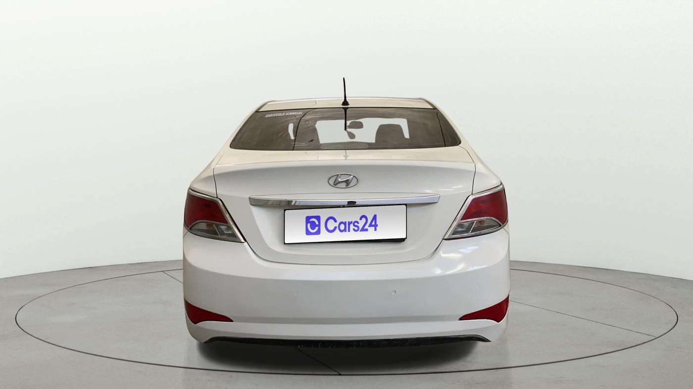 2015 Hyundai Verna FLUIDIC 4S 1.6 VTVT S, CNG, Manual, 71,680 km, Back/Rear