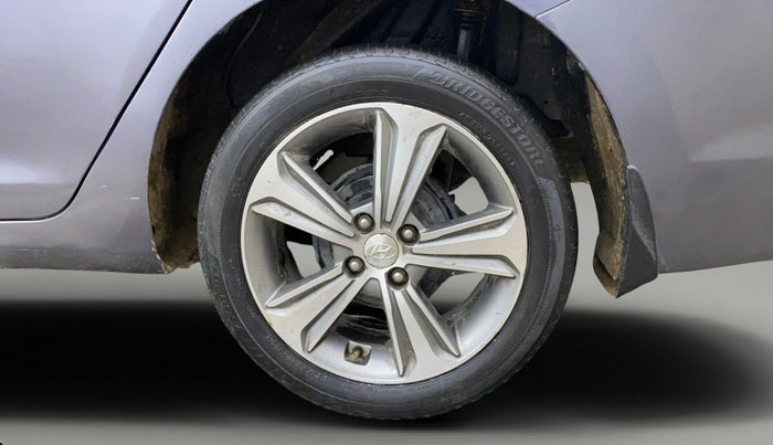 2017 Hyundai Verna 1.6 VTVT SX O, Petrol, Manual, 1,12,398 km, Left Rear Wheel