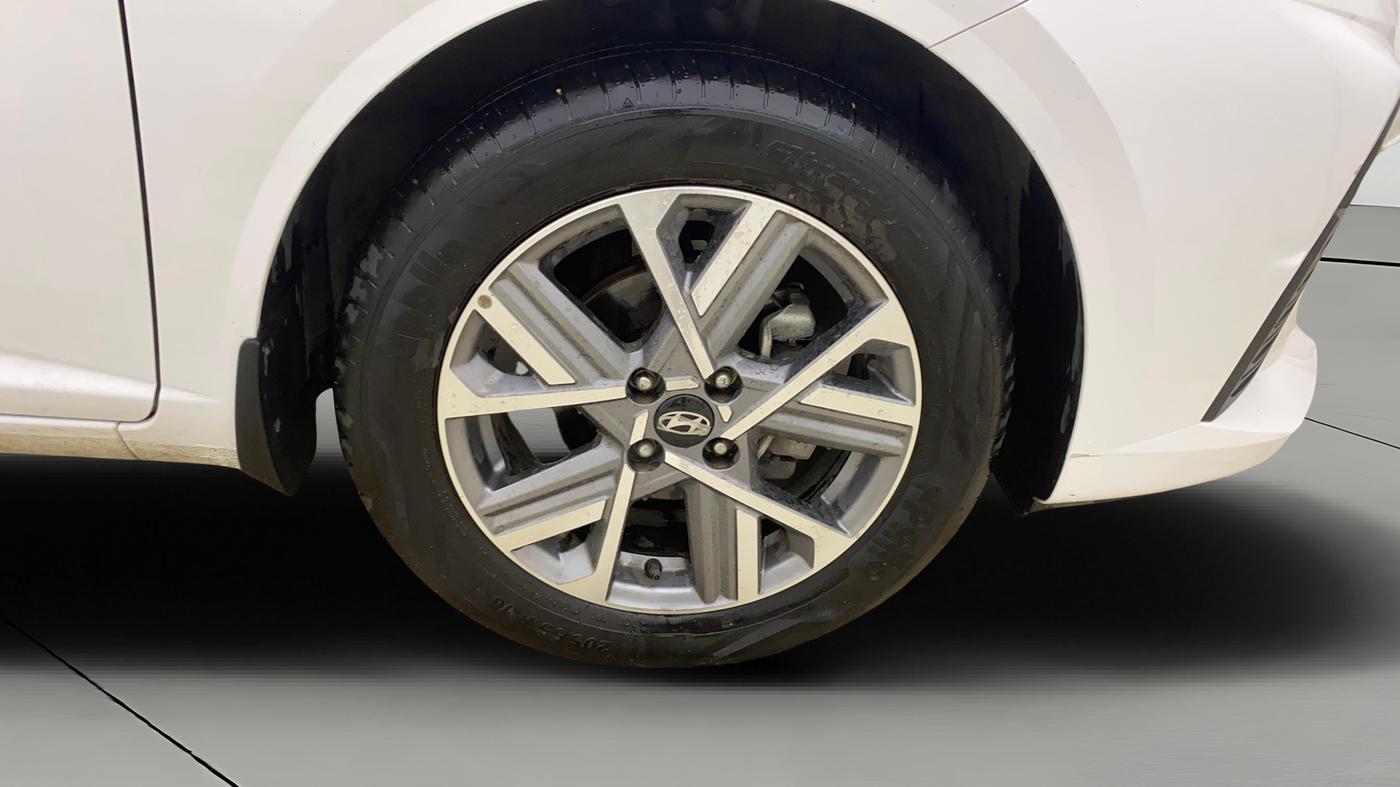 2025 Hyundai Verna SX(O) 1.5 MPI IVT , Petrol, Automatic, 10,850 km, Right Front Wheel