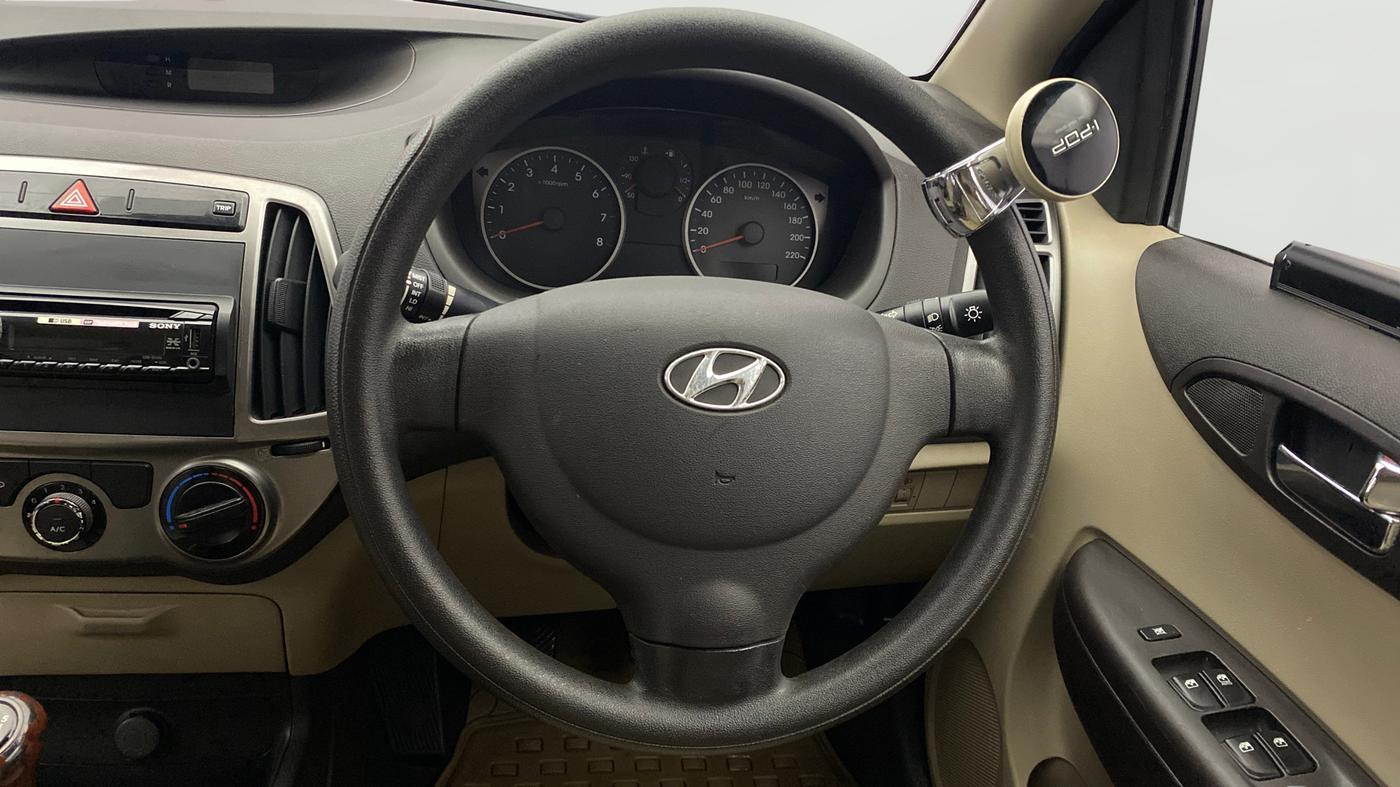 2013 Hyundai i20 MAGNA 1.2, Petrol, Manual, 29,754 km, Steering Wheel Close Up