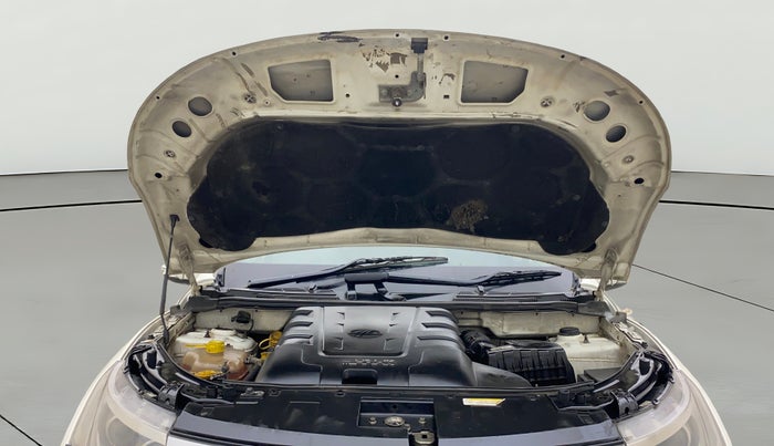 2019 Mahindra XUV500 W5, Diesel, Manual, 85,365 km, Open Bonet