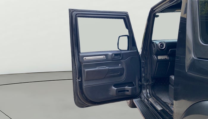 2021 Mahindra Thar LX D AT 4WD HT, Diesel, Automatic, 85,850 km, LHS Front Door