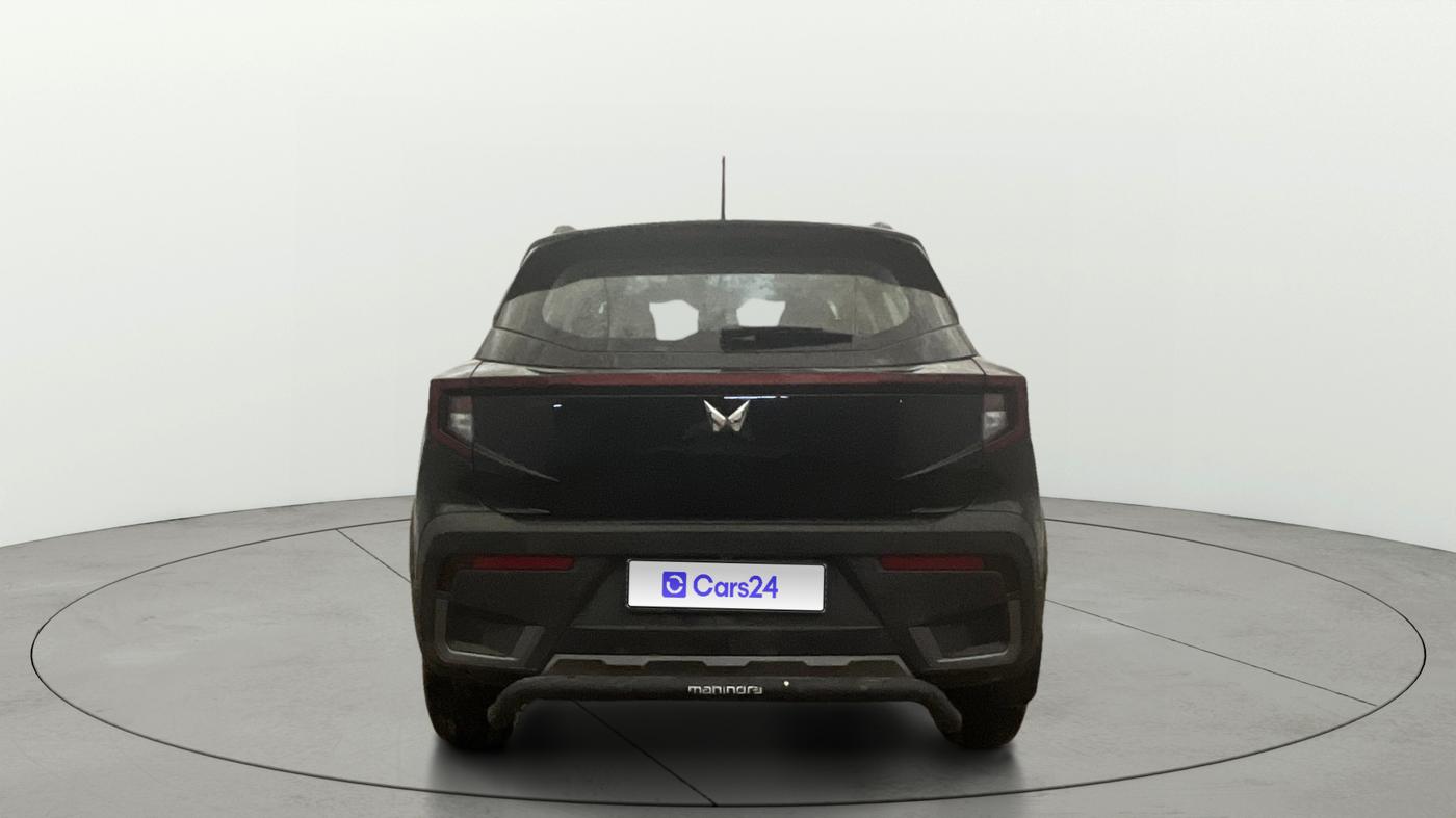2025 Mahindra XUV 3XO AX5 1.2 L TCMPFI AT, Petrol, Automatic, 19,479 km, Back/Rear