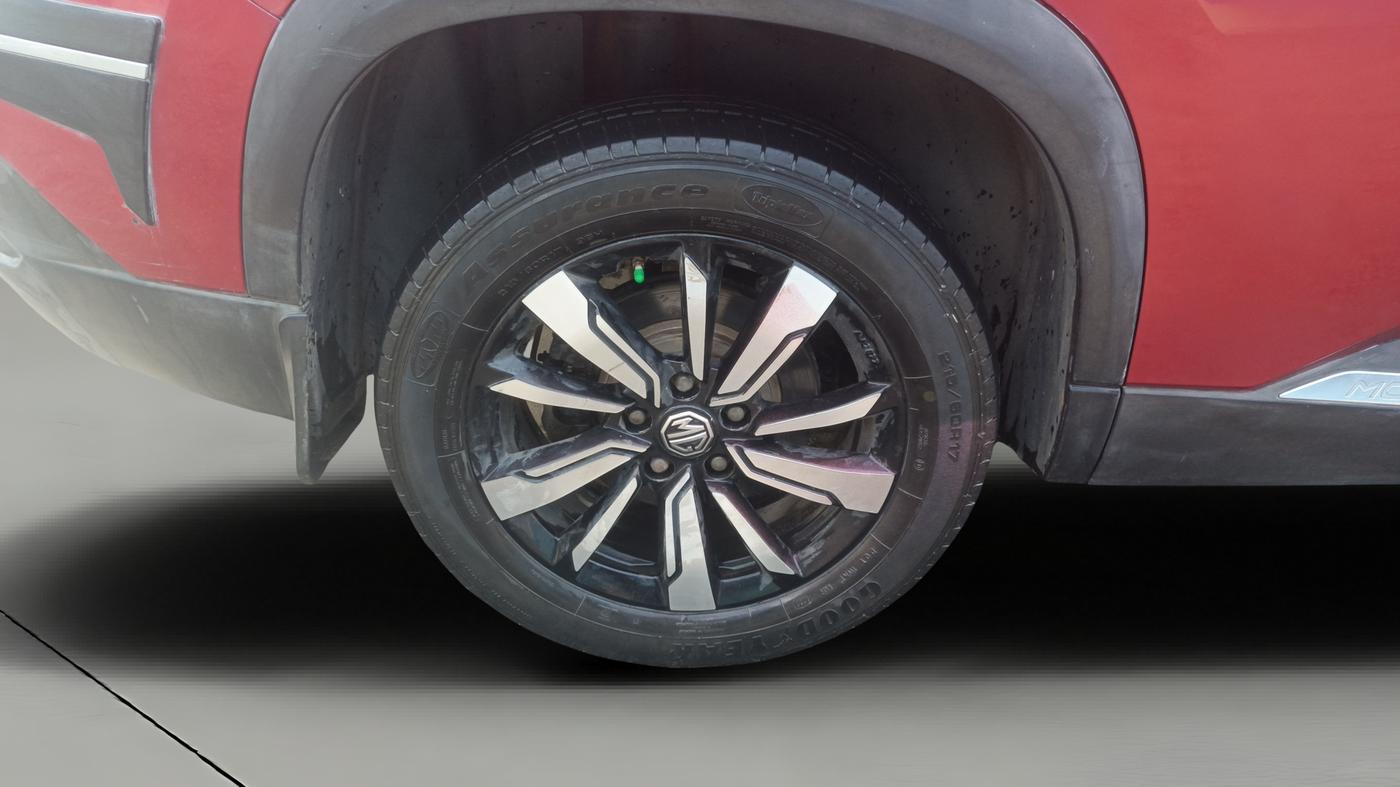 2020 MG HECTOR SHARP HYBRID 1.5 PETROL, Petrol, Manual, 1,26,613 km, Right Rear Wheel
