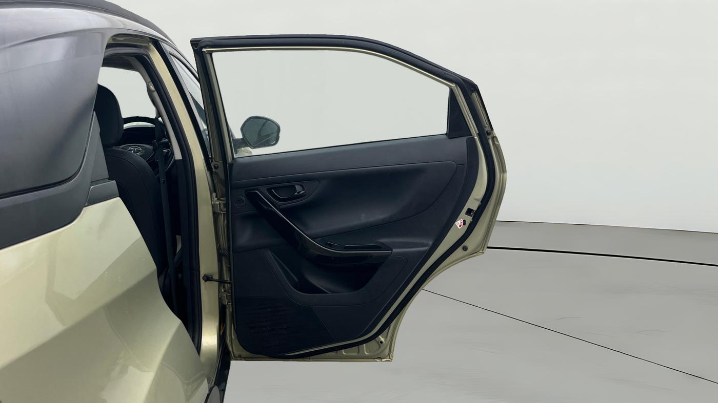 2022 Tata NEXON XZ PLUS PETROL KAZIRANGA, Petrol, Manual, 18,028 km, RHS Rear Door