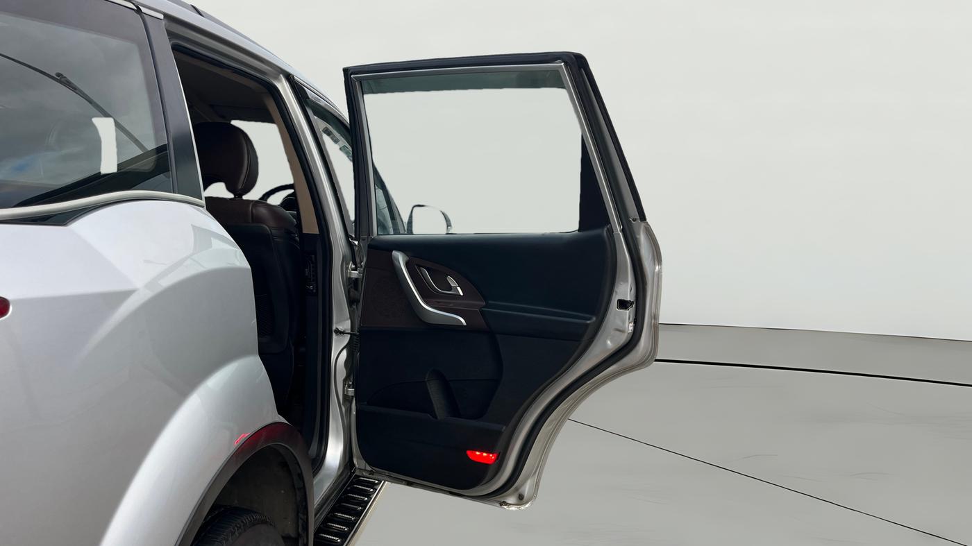 2015 Mahindra XUV500 W8, Diesel, Manual, 73,980 km, RHS Rear Door