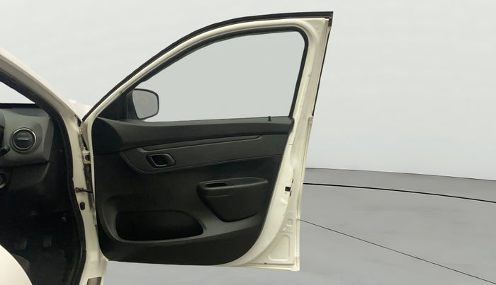 2017 Renault Kwid RXT 1.0 AMT (O), Petrol, Automatic, 84,336 km, RHS Front Door