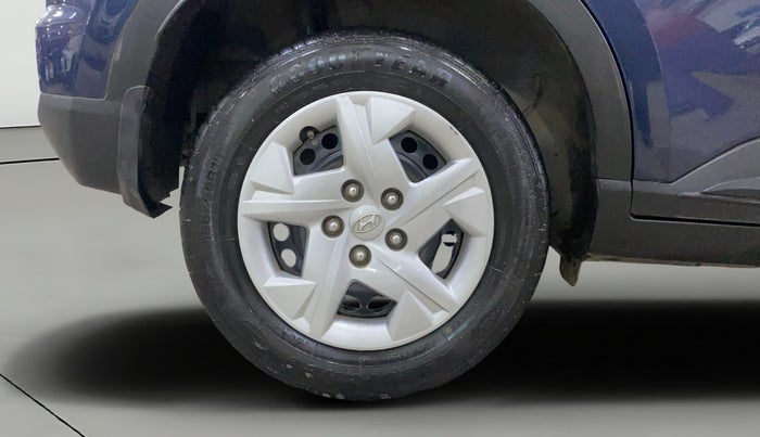 2021 Hyundai VENUE S 1.2, Petrol, Manual, 22,857 km, Right Rear Wheel