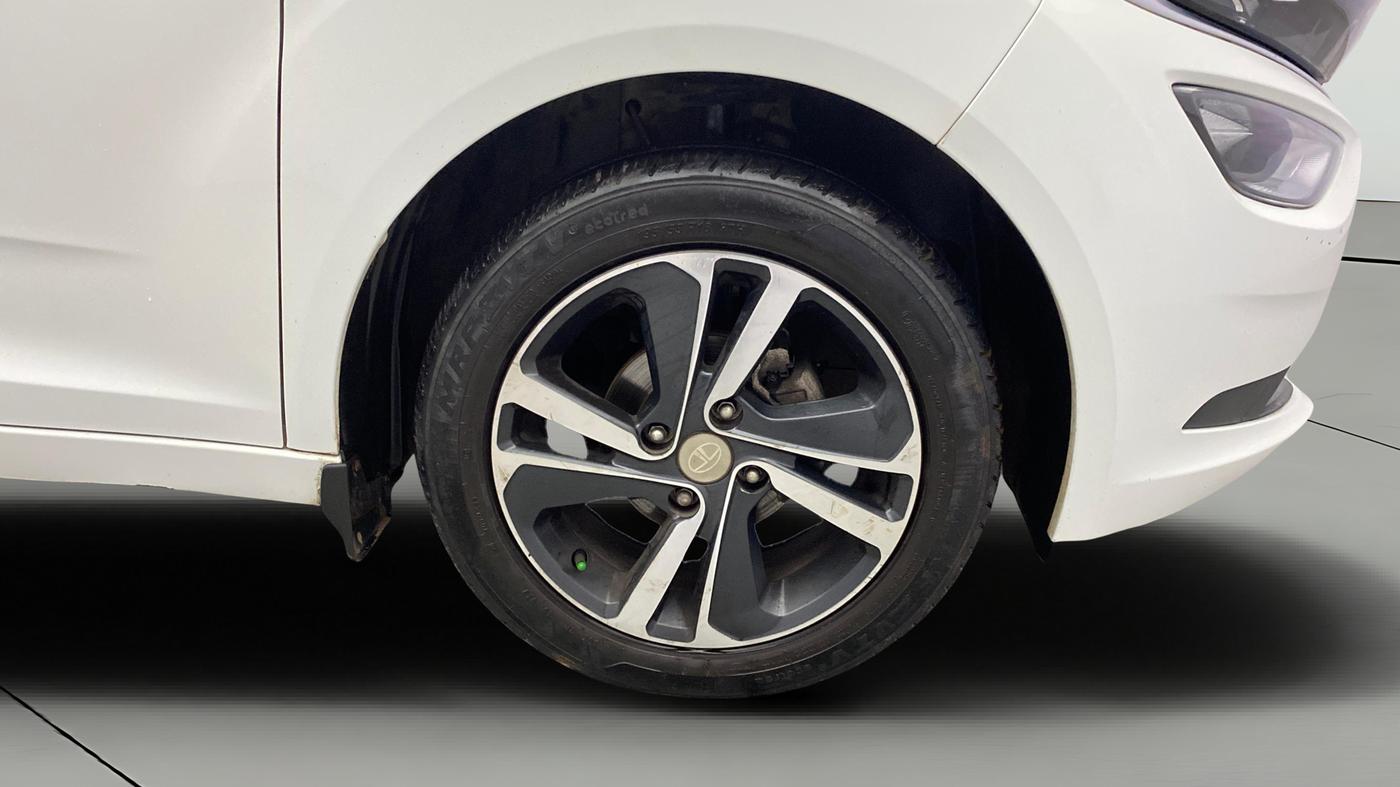 2020 Tata ALTROZ XZ PETROL, Petrol, Manual, 36,994 km, Right Front Wheel
