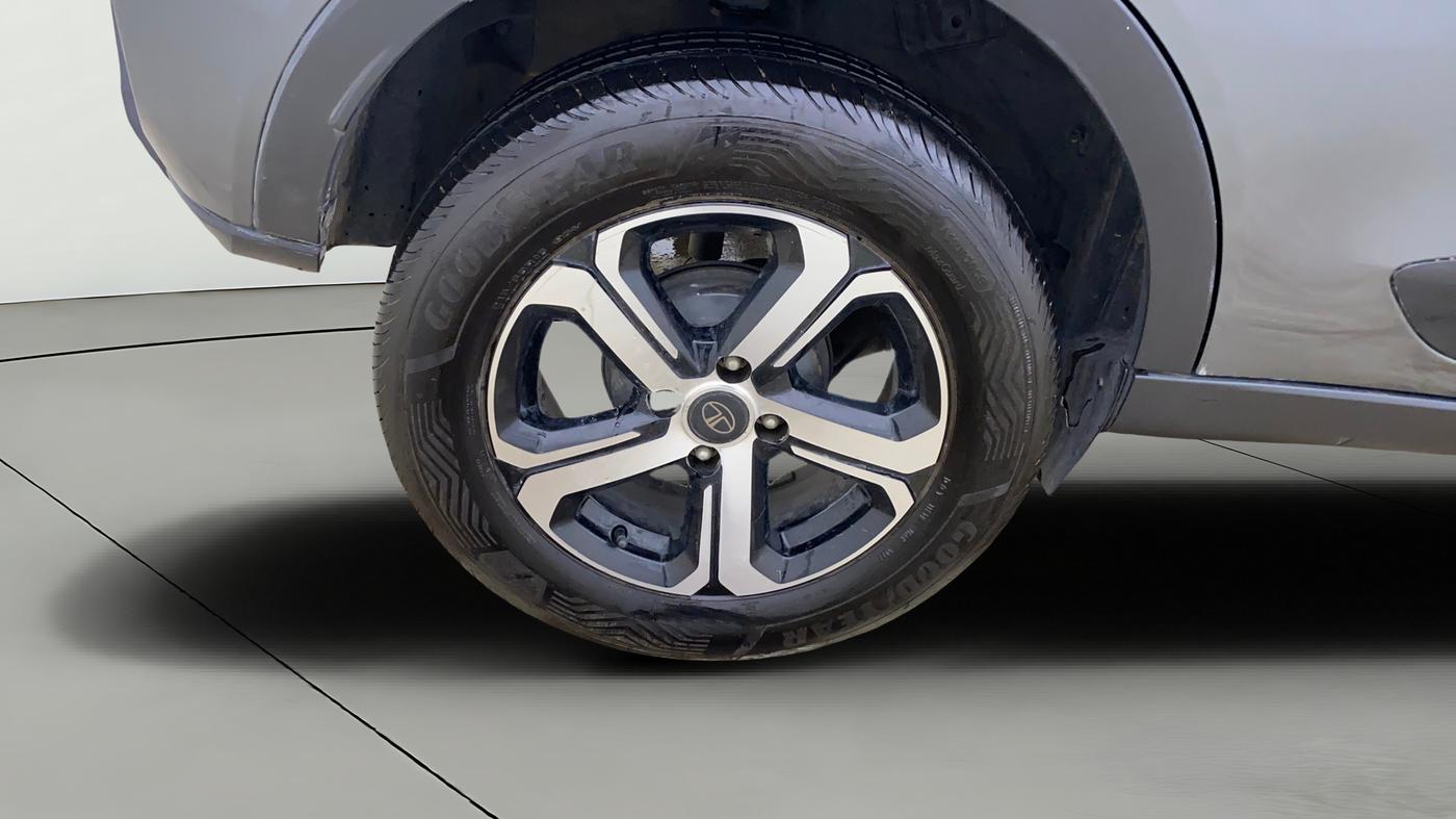 2022 Tata NEXON XZ PLUS DIESEL, Diesel, Manual, 60,053 km, Right Rear Wheel