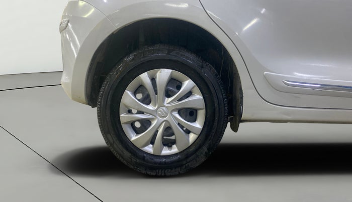 2020 Maruti Swift VXI AMT, Petrol, Automatic, 38,025 km, Right Rear Wheel