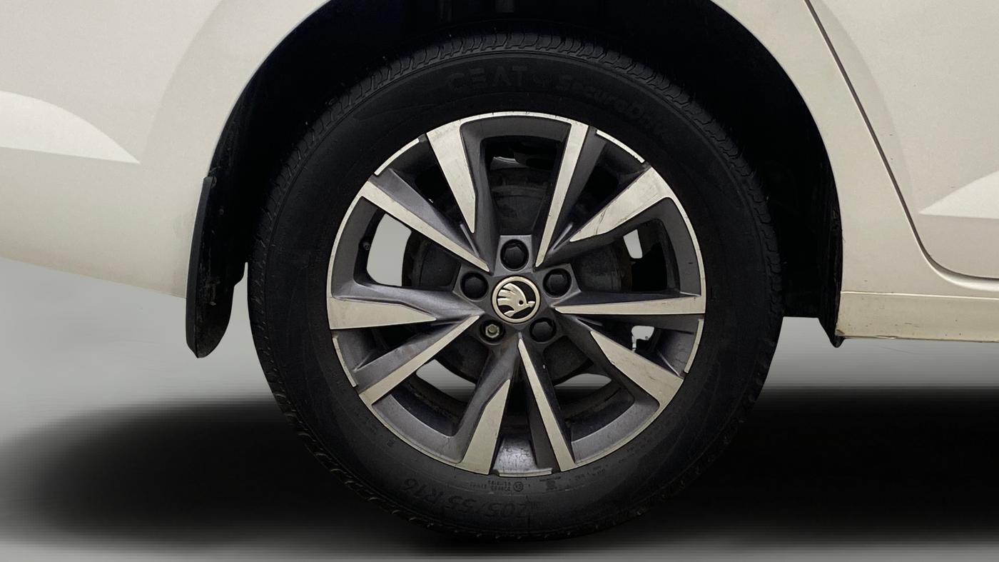 2022 Skoda SLAVIA STYLE 1.0L TSI AT, Petrol, Automatic, 34,915 km, Right Rear Wheel