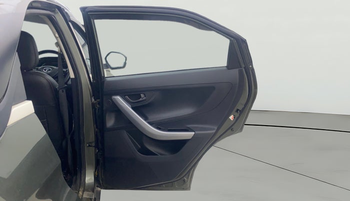 2023 Tata NEXON XMA SUNROOF PETROL, Petrol, Automatic, 40,612 km, RHS Rear Door