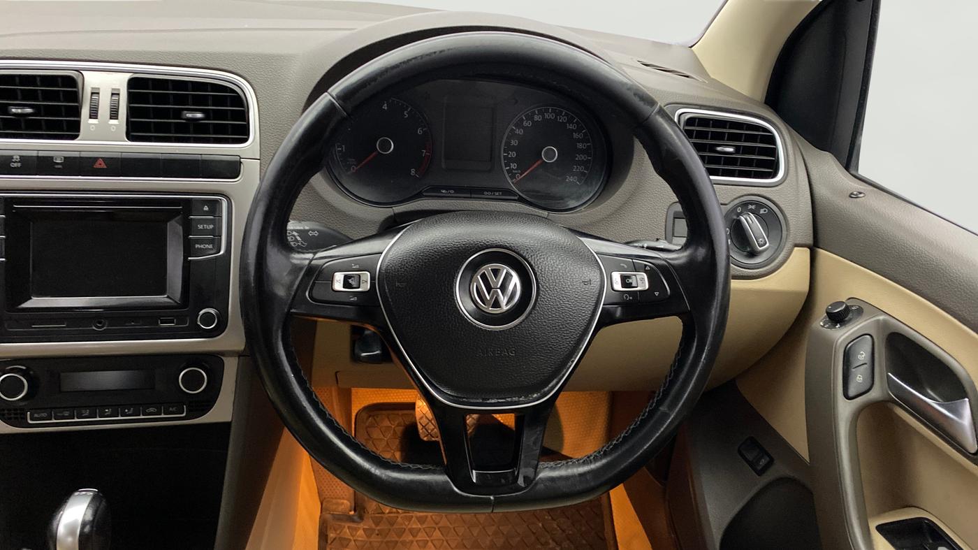 2017 Volkswagen Vento 1.2 TSI HIGHLINE PLUS AT, Petrol, Automatic, 92,325 km, Steering Wheel Close Up