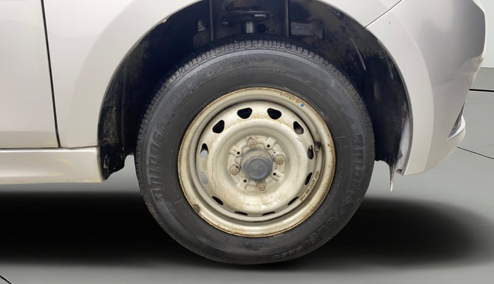 2018 Tata Tiago XE PETROL, Petrol, Manual, 39,718 km, Right Front Wheel