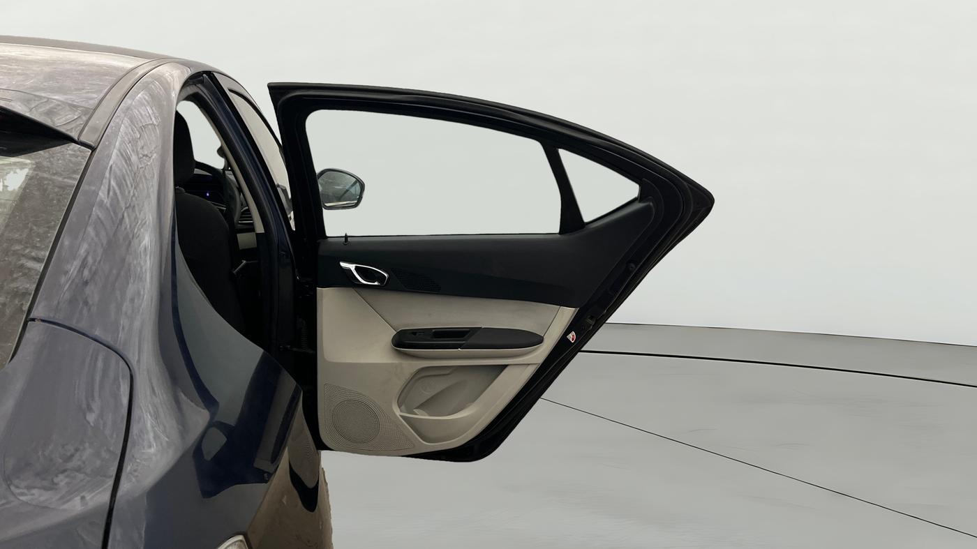 2022 Tata TIGOR XZ PLUS CNG, CNG, Manual, 94,845 km, RHS Rear Door