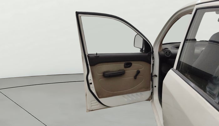 2012 Hyundai Santro Xing GL, CNG, Manual, 1,16,115 km, LHS Front Door