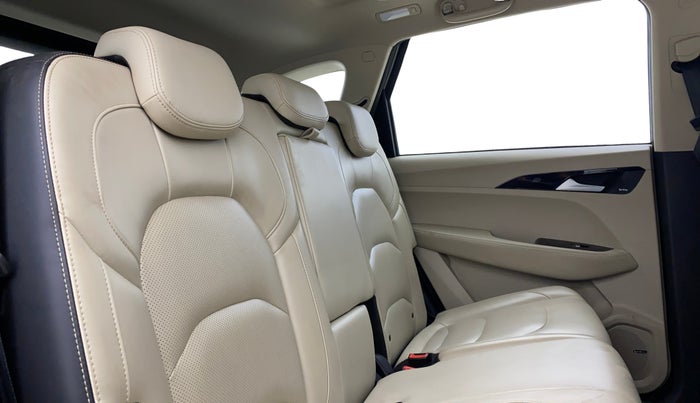 2021 MG HECTOR SHARP HYBRID 1.5 PETROL, Petrol, Manual, 46,670 km, Right Side Rear Door Cabin