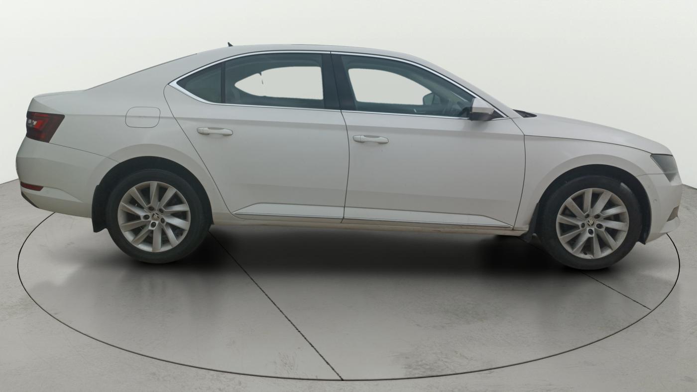 2017 Skoda Superb L&K 1.8 TSI AT, Petrol, Automatic, 80,121 km, Right Side View