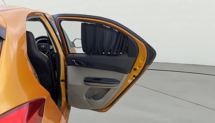 2016 Tata Tiago XT PETROL, CNG, Manual, 1,15,645 km, RHS Rear Door